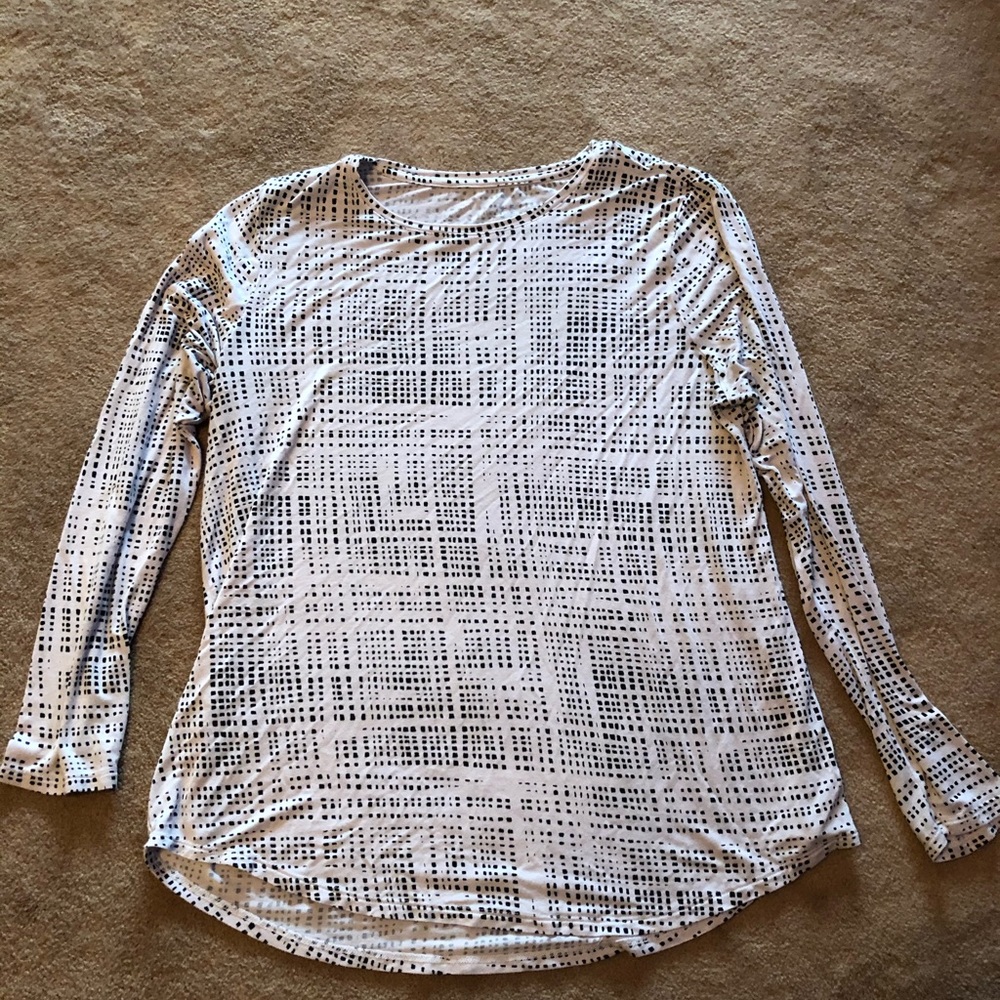 APT 9 tunic shirt long sleeved white & black